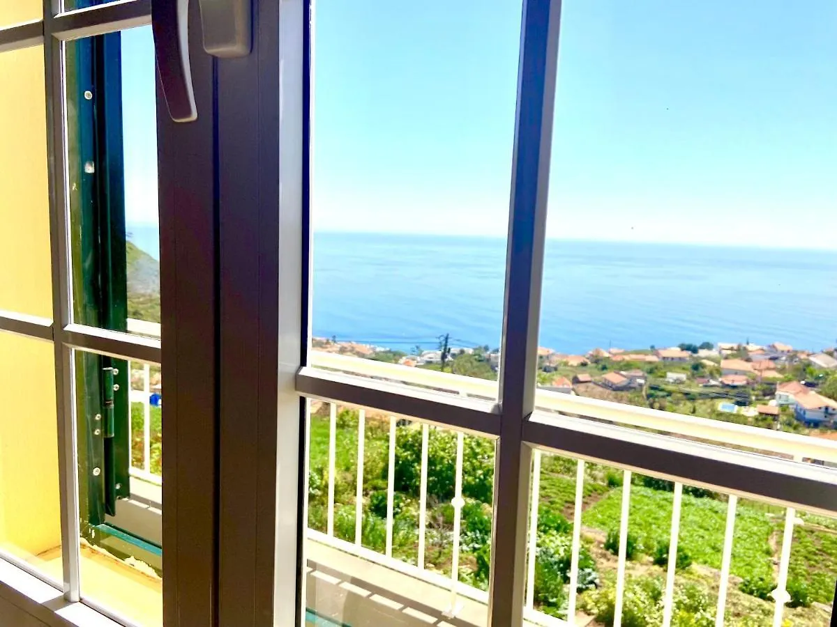 Casa Neves Three Bedrooms And Fantastic Sea View Arco da Calheta  Vakantiehuis Arco da Calheta (Madeira)