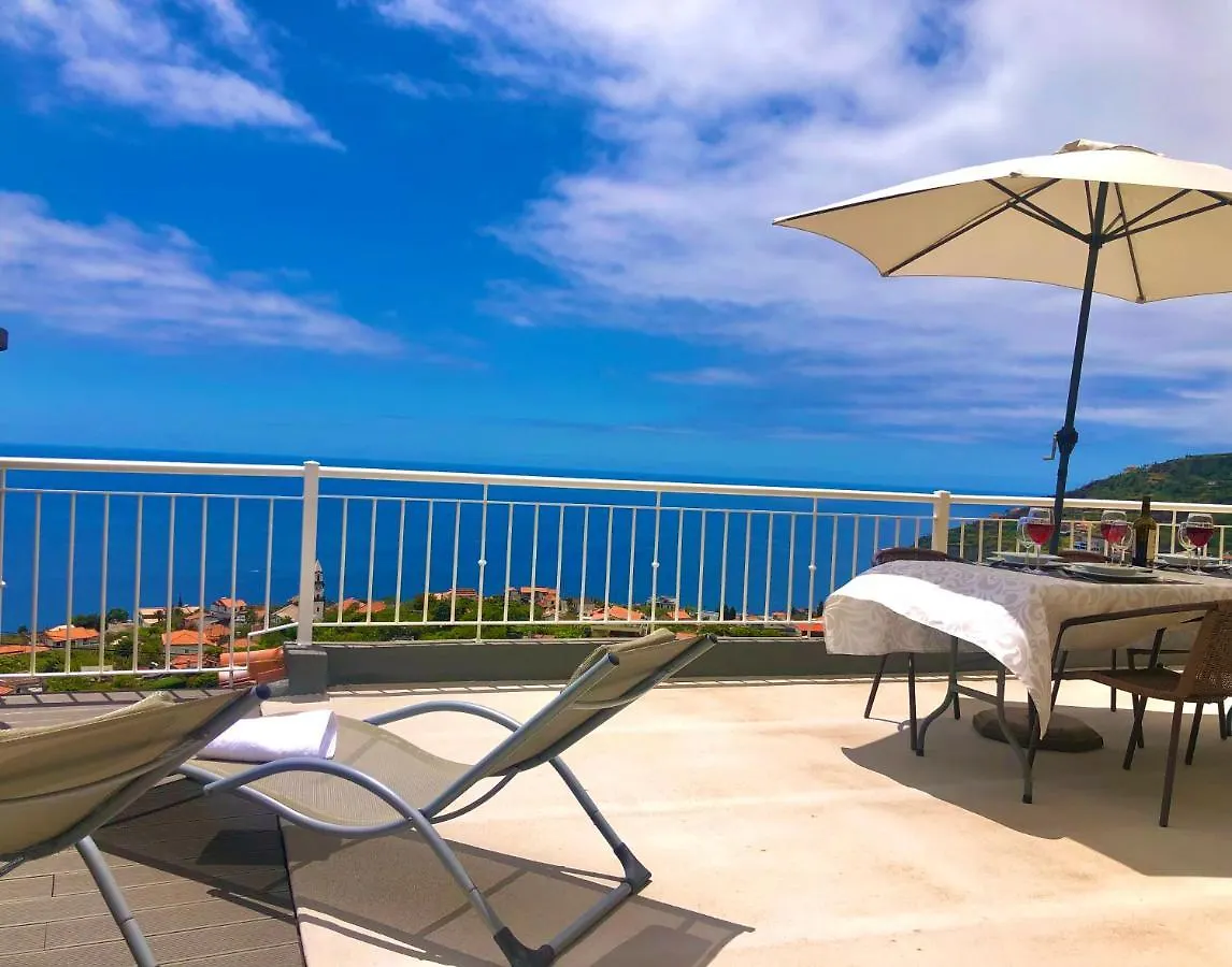 Vakantiehuis Casa Neves Three Bedrooms And Fantastic Sea View Arco da Calheta  Portugal