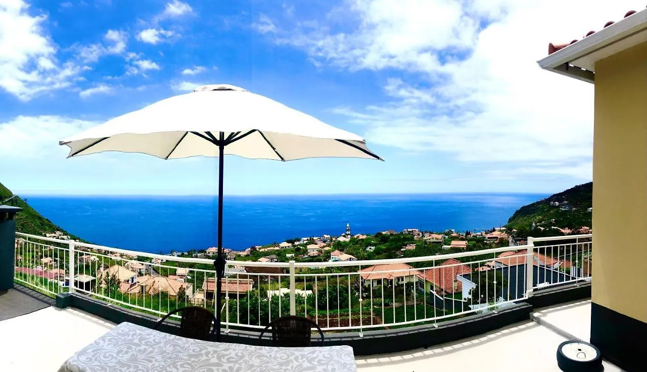 Casa Neves Three Bedrooms And Fantastic Sea View Arco da Calheta  Arco da Calheta (Madeira)